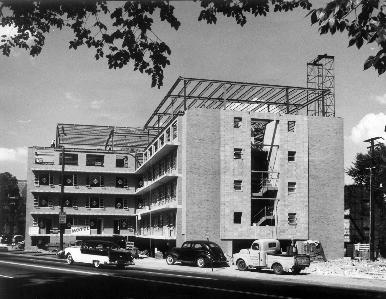 Mark Monroe Motor Hotel